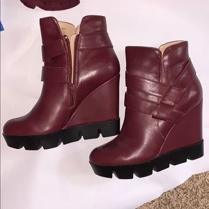 Womens bcbg wedge hills